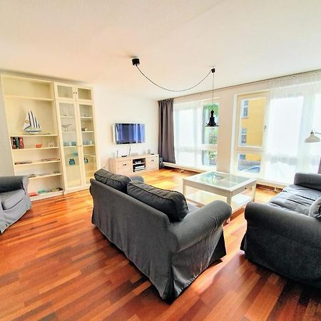 Ferienwohnung Achtern Diek, Inklusive Strandkorb Und Stellplatz Rostock Exterior photo