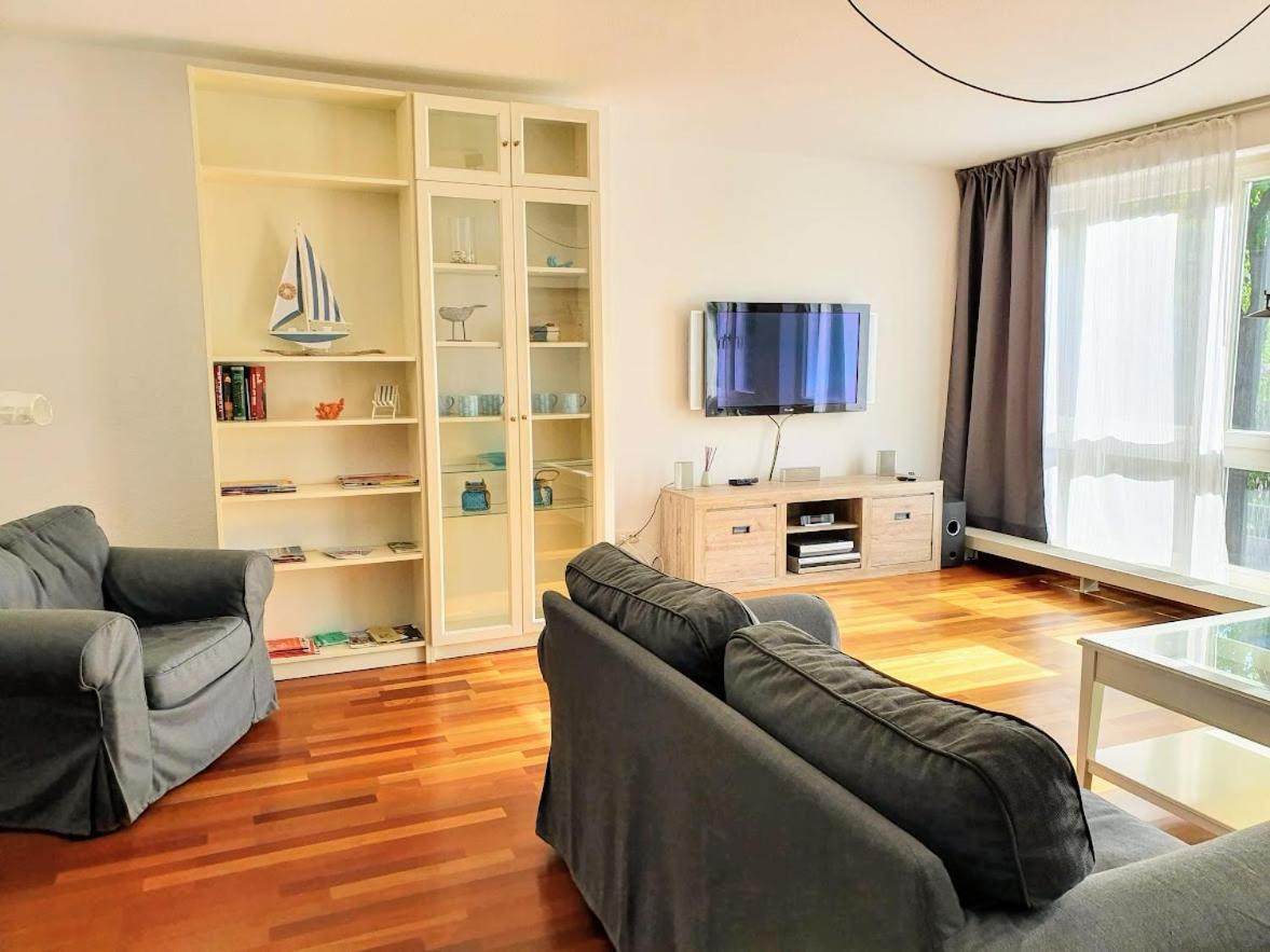 Ferienwohnung Achtern Diek, Inklusive Strandkorb Und Stellplatz Rostock Exterior photo
